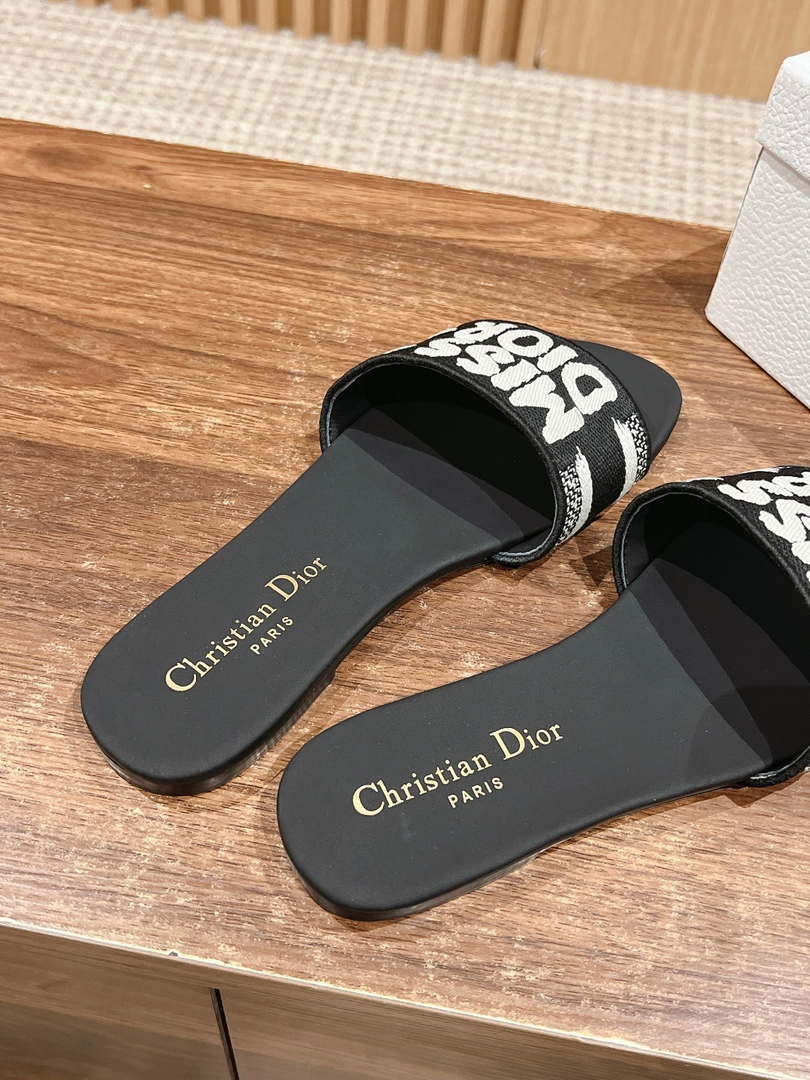 Dior KCO109EZO Dway Slide Embroidered Cotton Miss Dior Allover Motif Shoes D82991 Dior Kco109Ezo Dway Slide Embroidered Cotton Miss Dior Allover Motif Shoes D82991