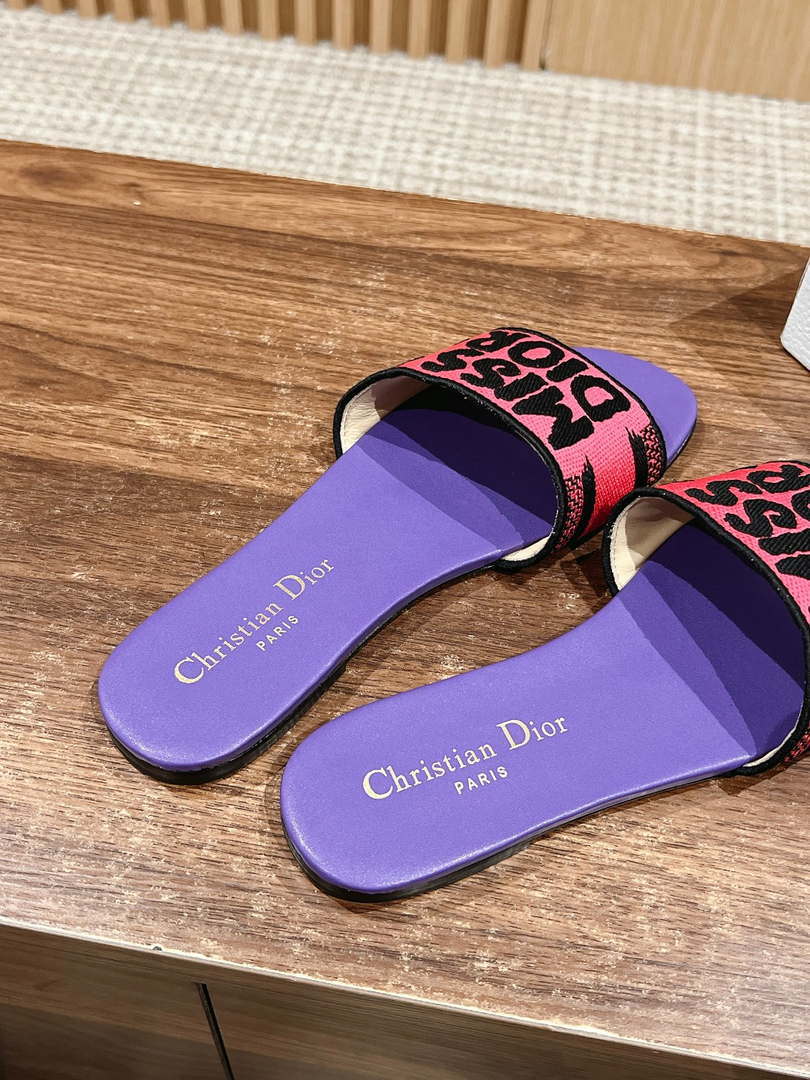 Dior KCO109EZO Dway Slide Embroidered Cotton Miss Dior Allover Motif Shoes D82994 Dior Kco109Ezo Dway Slide Embroidered Cotton Miss Dior Allover Motif Shoes D82994