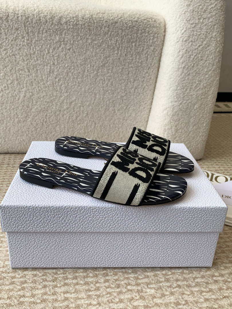 Dior KCO109EZO Dway Slide Embroidered Cotton Miss Dior Allover Motif Shoes D82998 Dior Kco109Ezo Dway Slide Embroidered Cotton Miss Dior Allover Motif Shoes D82998