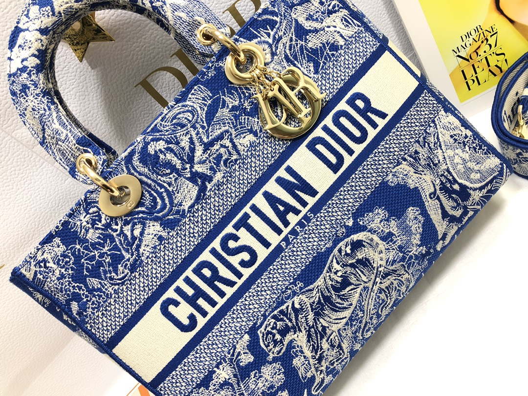 Dior M0566 Large Lady D-Lite Blue Toile de Jouy Embroidery M1053 Dior M0566 Large Lady D Lite Blue Toile De Jouy Embroidery M1053