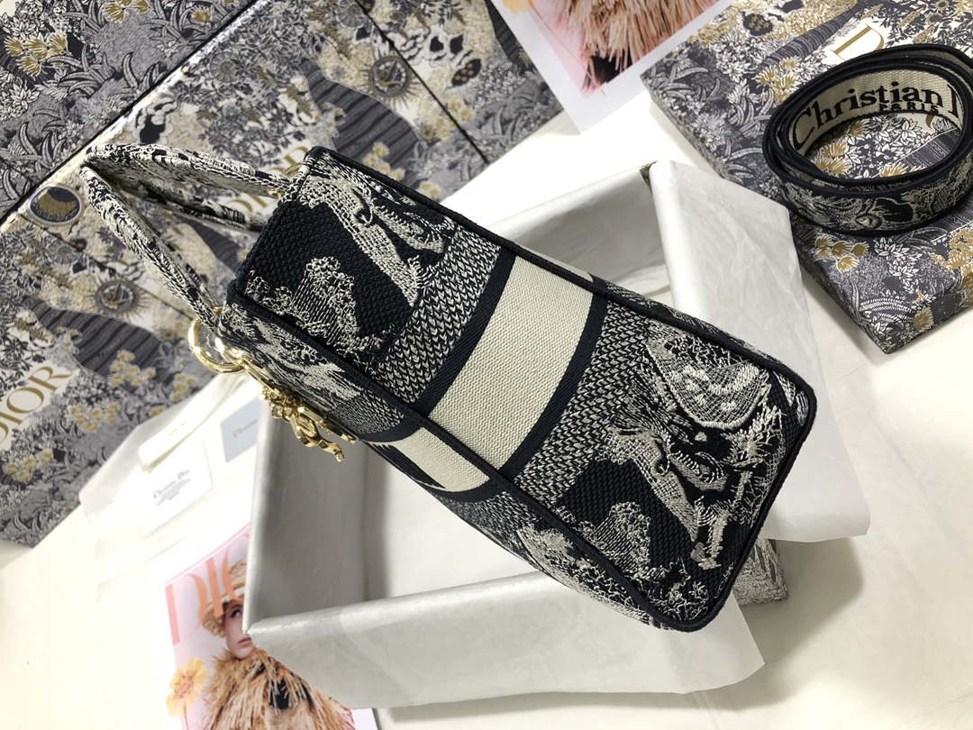 Dior M0566 Large Lady D-Lite Gray de Jouy Embroidery M1056 Dior M0566 Large Lady D Lite Gray De Jouy Embroidery M1056