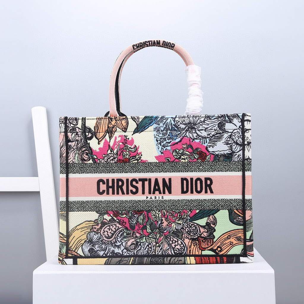 Dior M1286 Dior Book Tote Coeur En Fleurs Bag