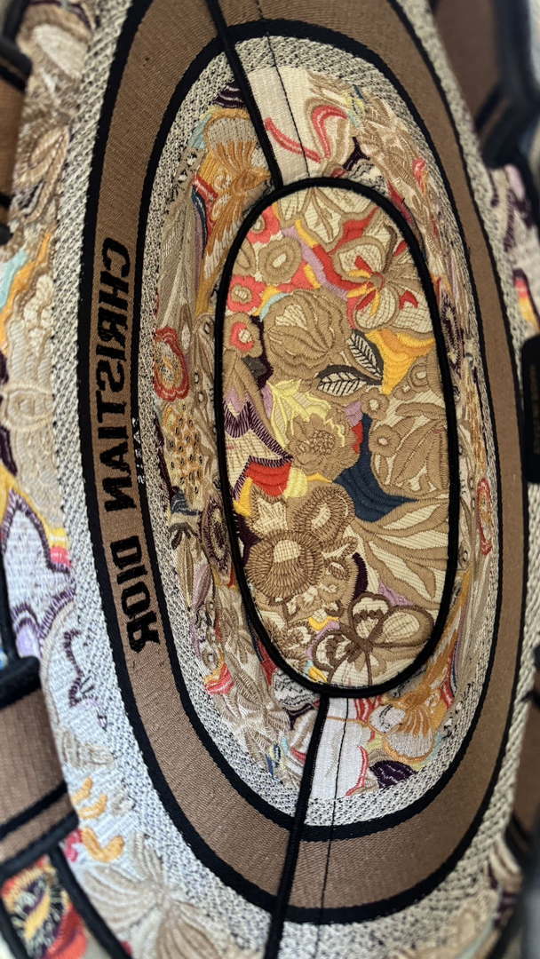 Dior M1328 Hat Basket Bag Multicolor Le Coeur des Papillons Embroider