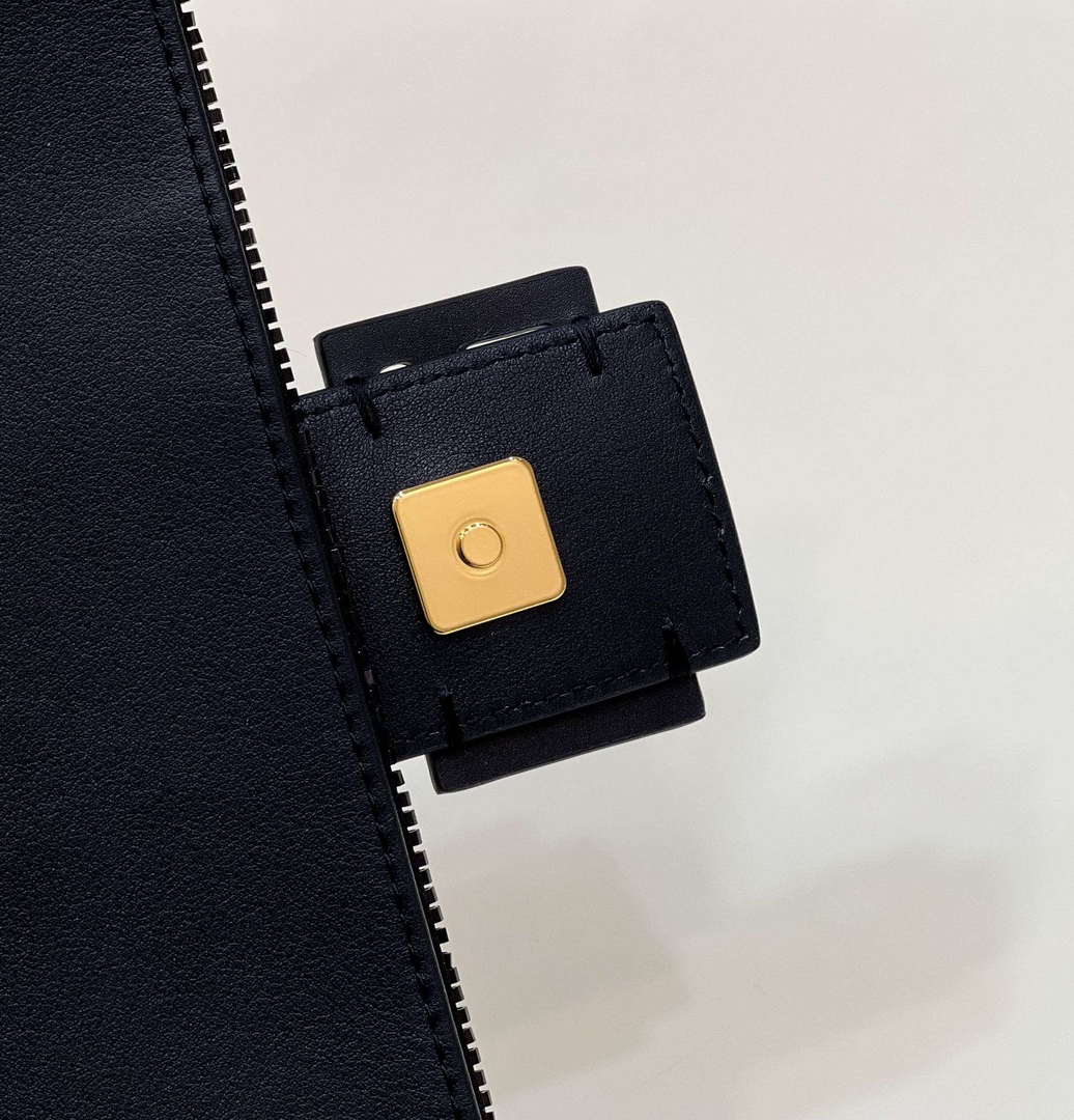Fendi 8BR600 Medium Baguette Beads Black leather Bag 8599