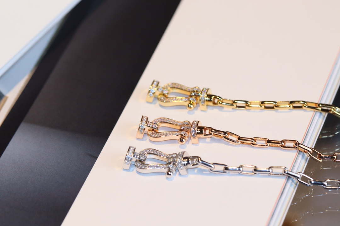 Fred FORCE 10 BRACELET XL model in 18k Yellow gold with diamonds F23008