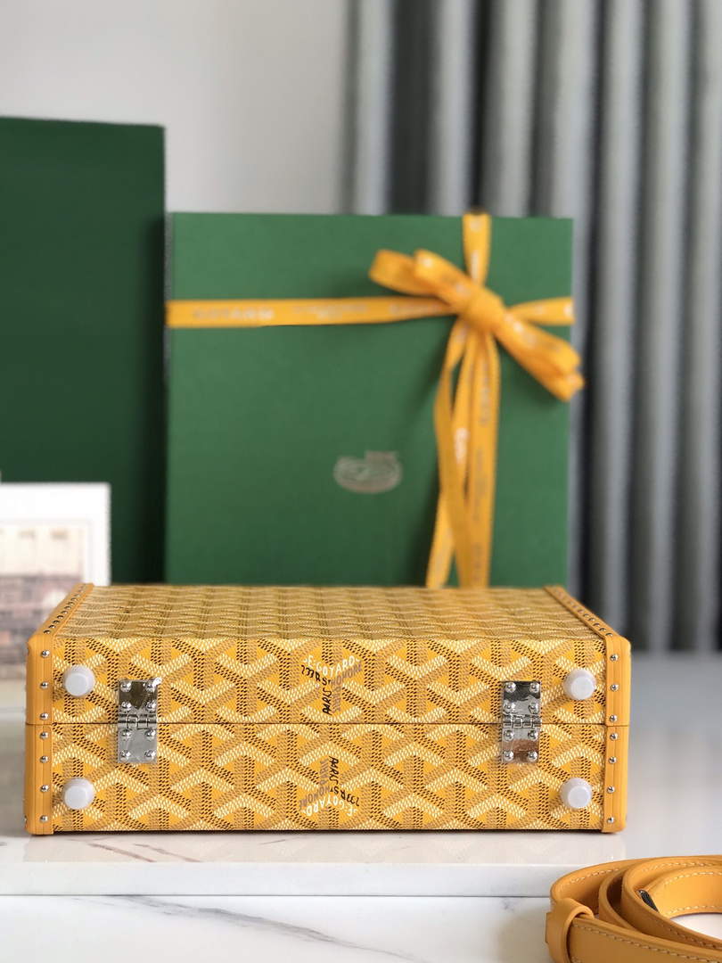 Goyard GHOTELPMLTY08CL08P Grand Hôtel box bag Yellow