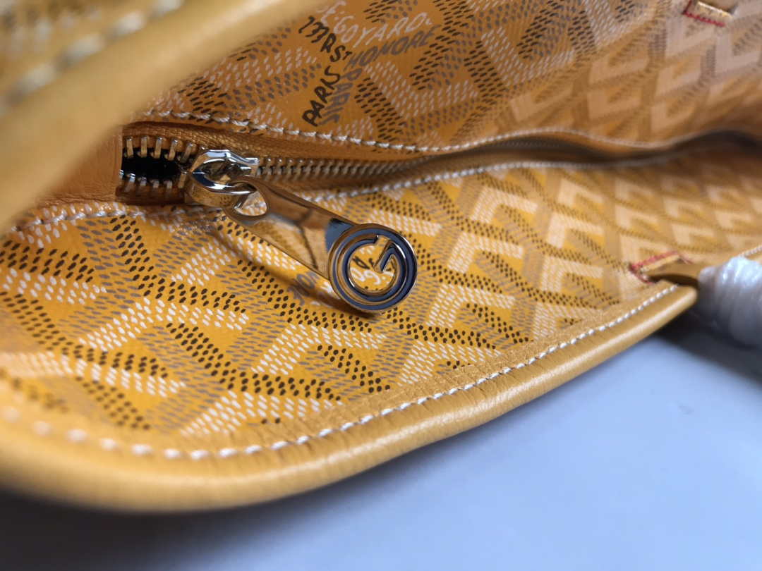 Goyard MMLTY01CL03P Artois MM Bag Yellow