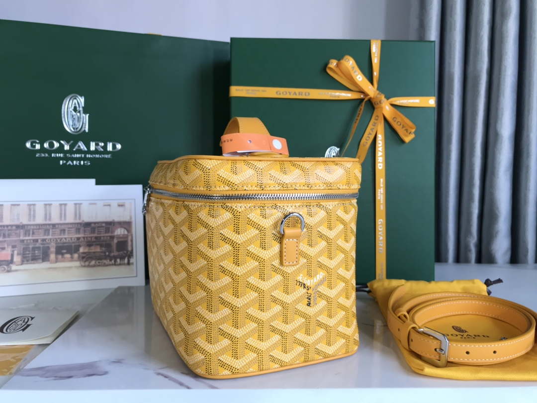 Goyard MUSEVAPMLTY01CL03P Muse Vanity Case PM Bag Yellow