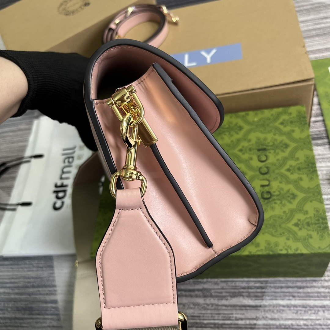 Gucci 724529 GG Matelassé Small Bag Pink