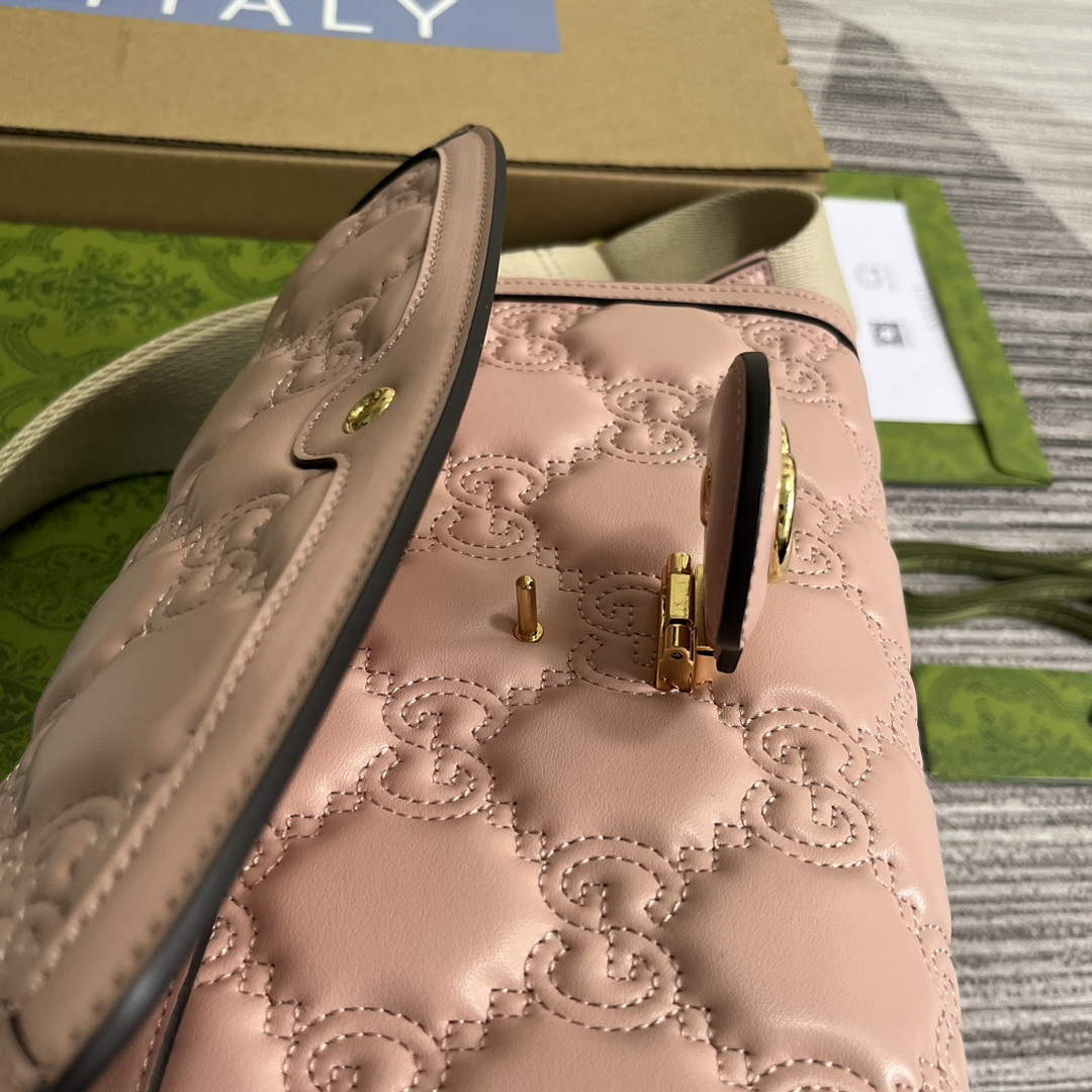 Gucci 724529 GG Matelassé Small Bag Pink