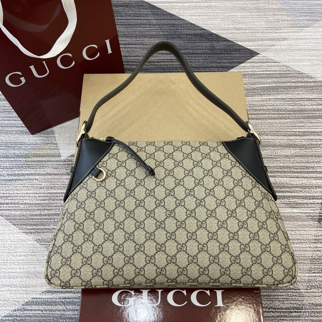 Gucci 815217 GG Emblem Medium Shoulder Bag Black
