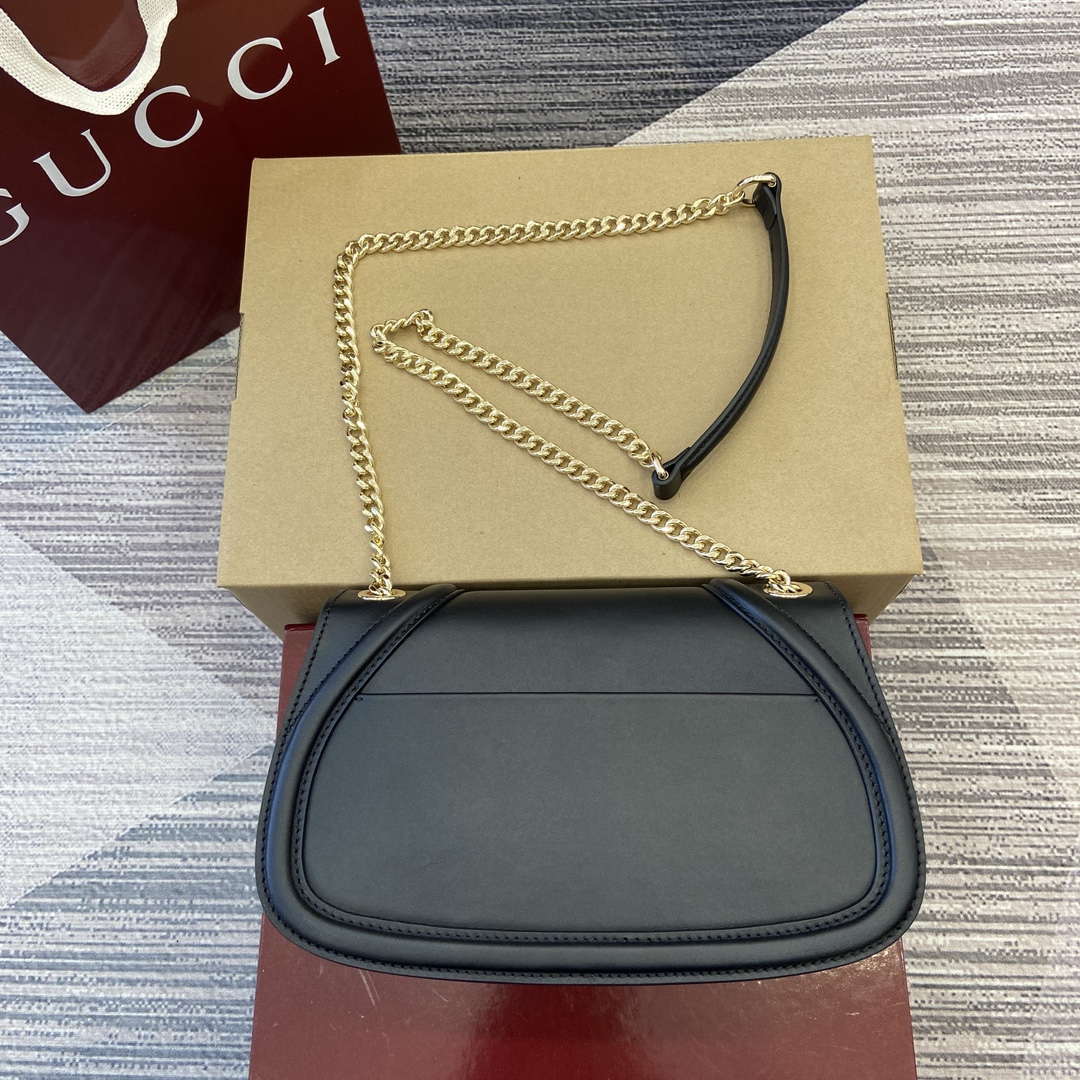 Gucci 815715 Gucci Blondie small shoulder bag Black