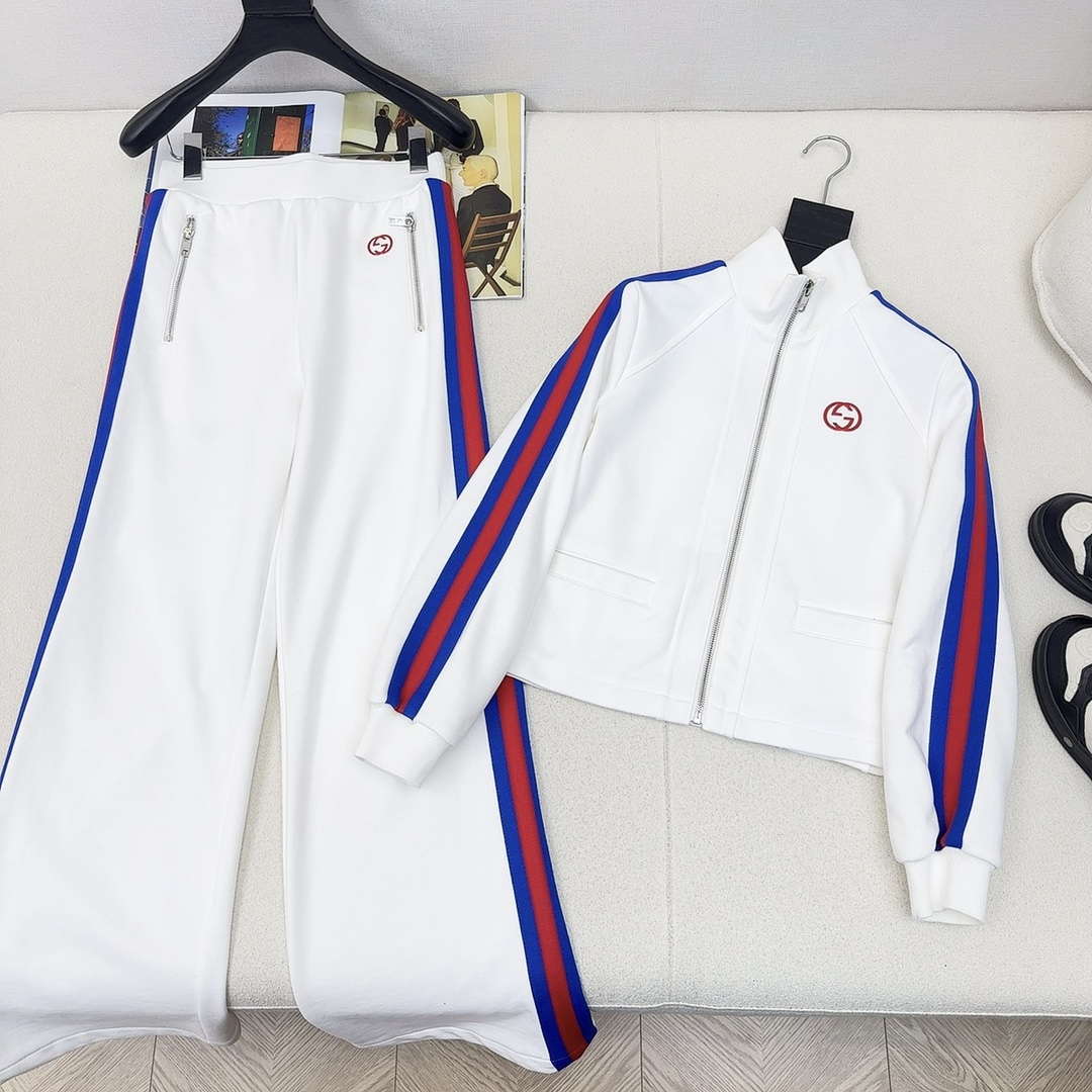 Gucci Women’s Tracksuit Casual sports suit Clothing G33001
