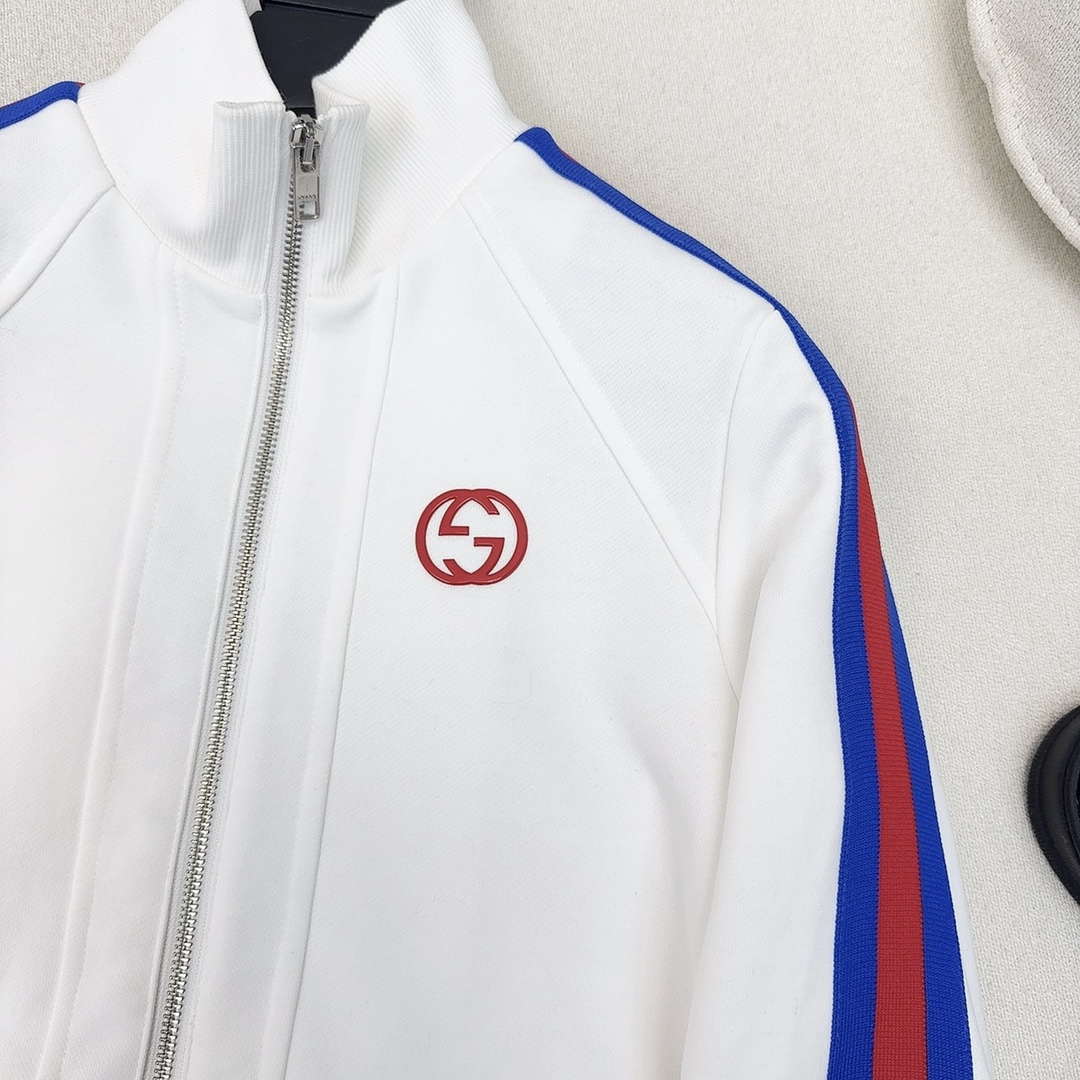 Gucci Women’s Tracksuit Casual sports suit Clothing G33001
