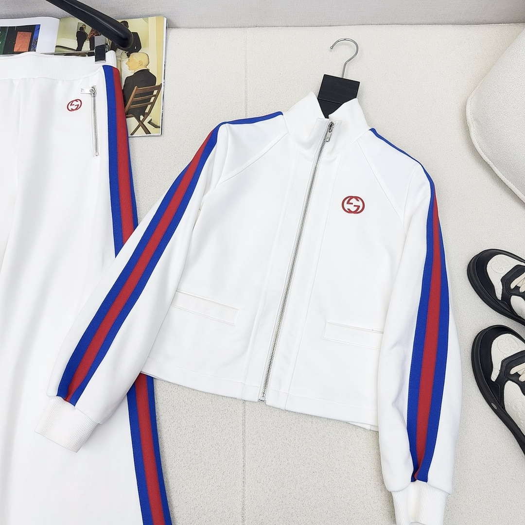 Gucci Women’s Tracksuit Casual sports suit Clothing G33001