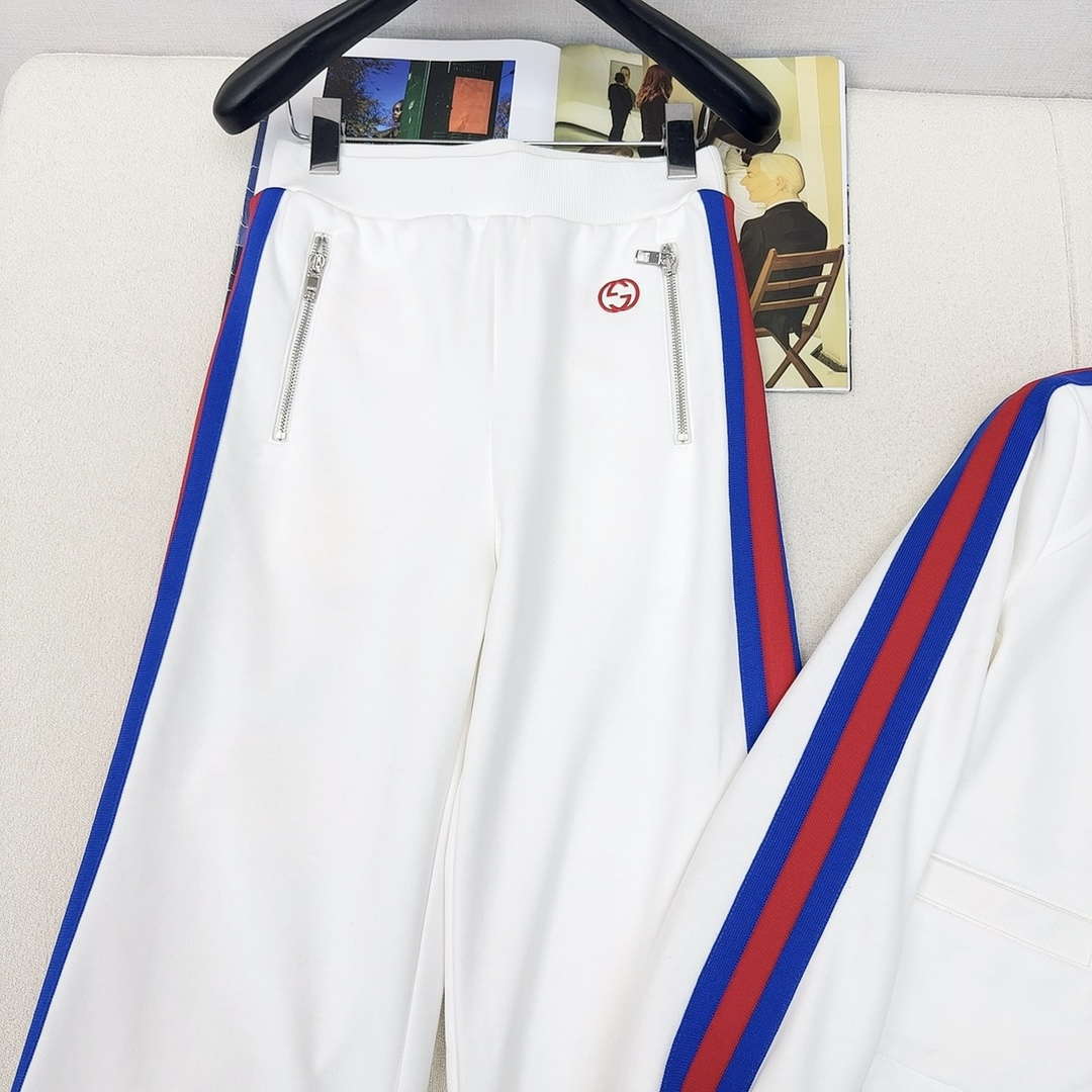 Gucci Women’s Tracksuit Casual sports suit Clothing G33001