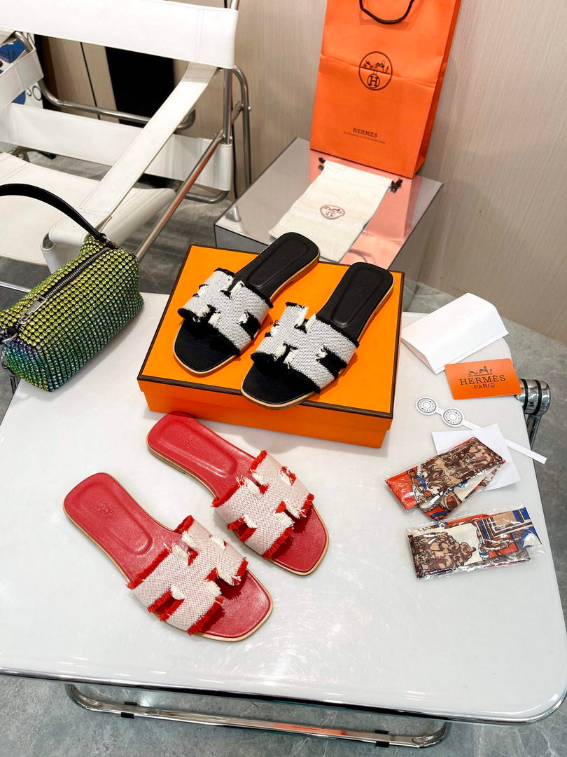 Hermes H231095Z Women’s Oran Sandal H33570