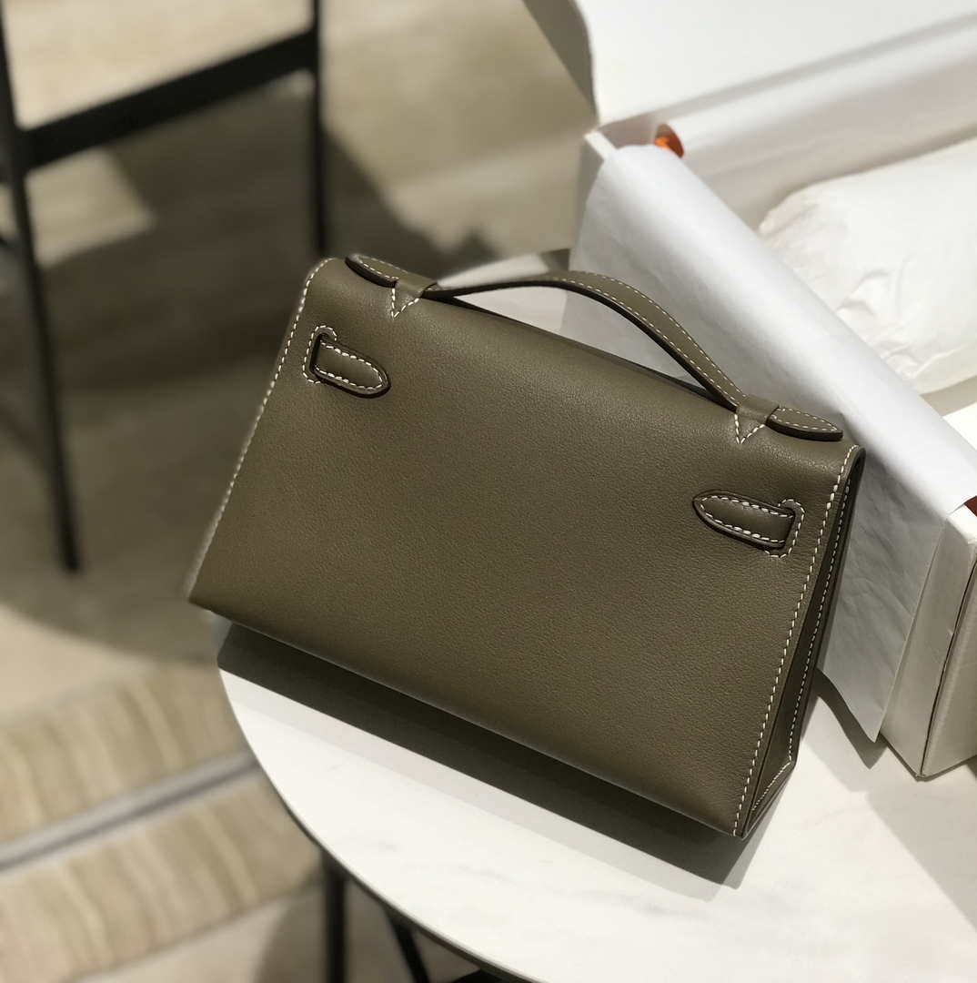 Hermes Kelly Pouchette Swift Leather clutch bag Silver H230262