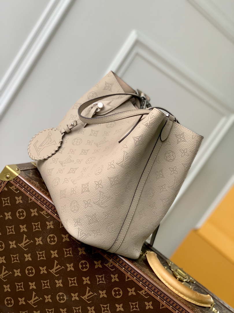 Louis Vuitton Blossom MM Mahina Tote Bag LV M21852 Galet Louis Vuitton Blossom Mm Mahina Tote Bag Lv M21852 Galet