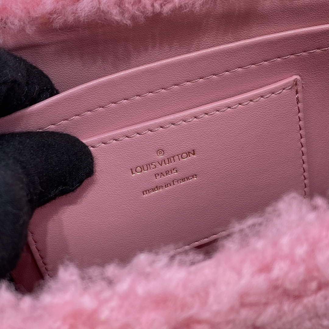 Louis Vuitton LV M21320 Twist MM Handbag Pink Louis Vuitton Lv M21320 Twist Mm Handbag Pink