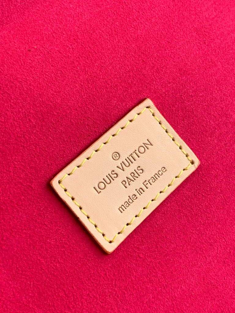 Louis Vuitton M13513 Jewelry Box Monogram LV M20040 Rose Red