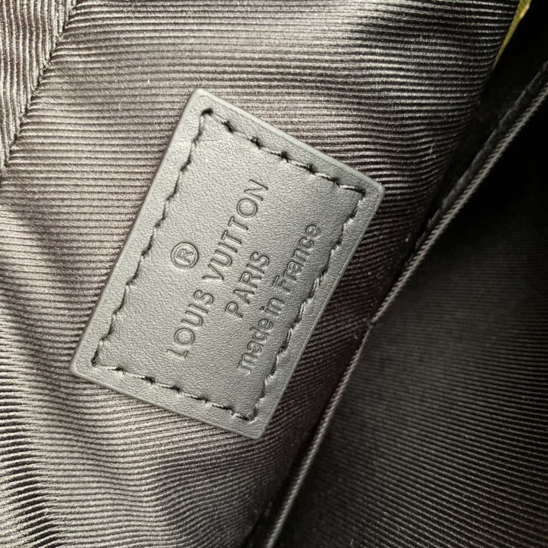 Louis Vuitton M21396 Trio Messenger Monogram LV Graffiti Orange