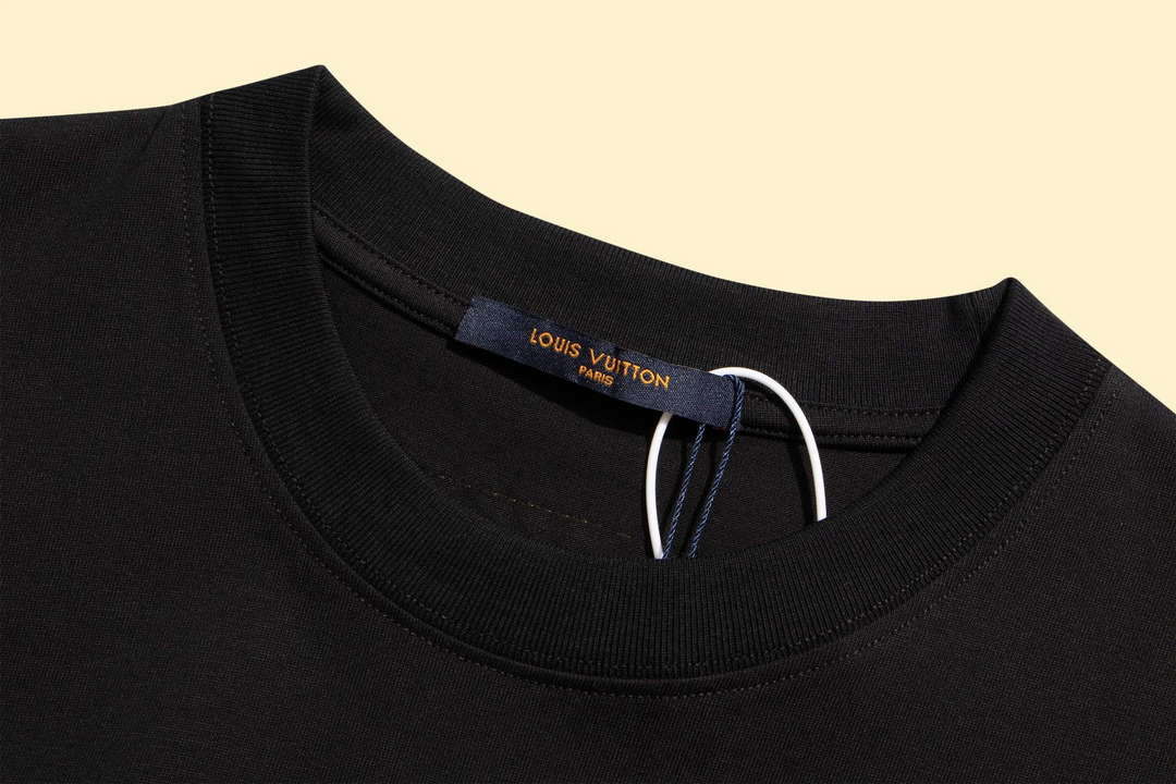 Louis Vuitton Men’s Women’s Short Sleeve T-shirt L36830