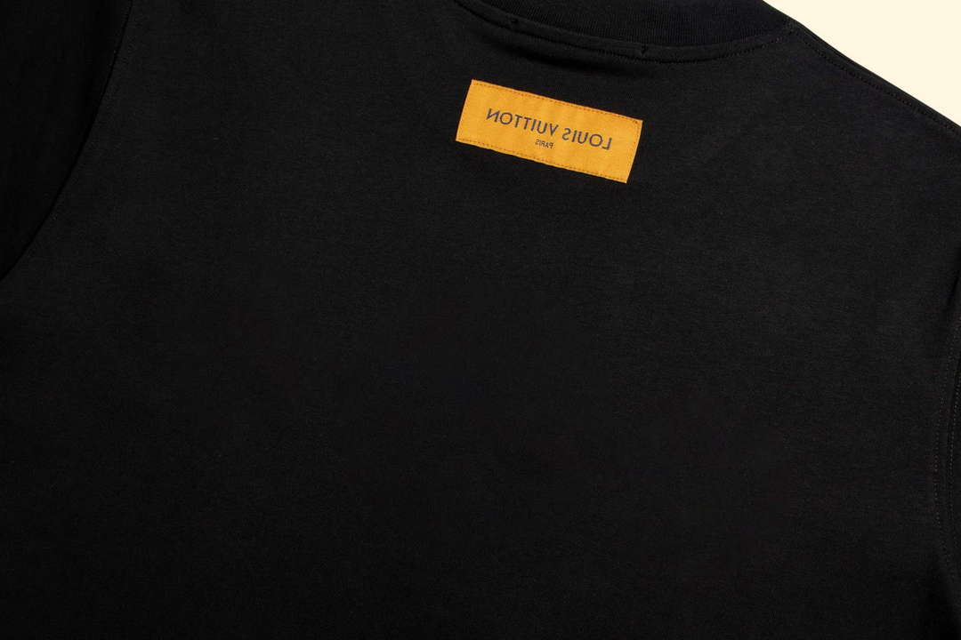 Louis Vuitton Men’s Women’s Short Sleeve T-shirt L36830