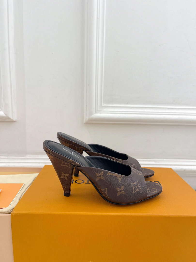 Louis Vuitton Stellar Mule Fashion Sandals L66388