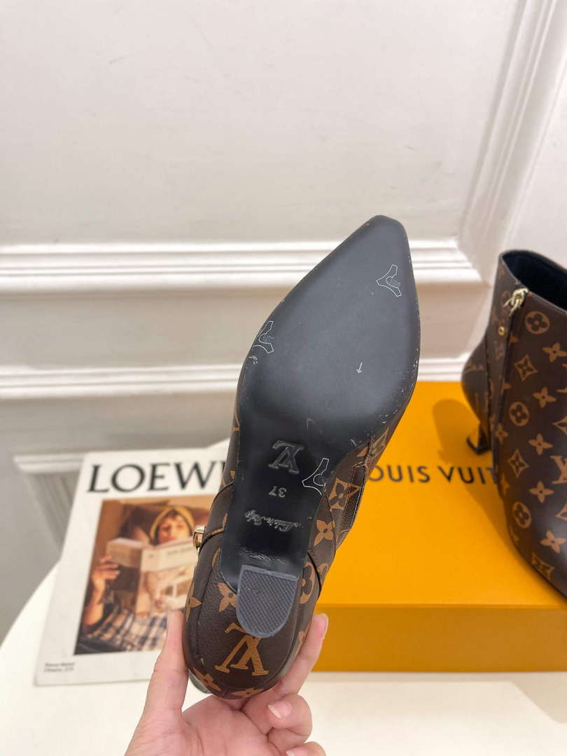 LV 1ACAKQ Louis Vuitton Women’s Shoes Sparkle Ankle Boots L75203