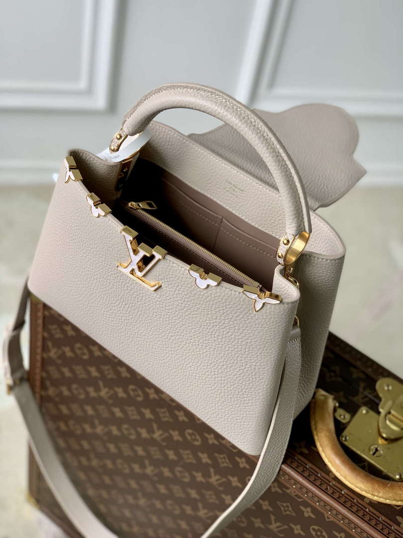 LV M11341 Louis Vuitton Capucines MM Handbag Galet Gray Lv M11341 Louis Vuitton Capucines Mm Handbag Galet Gray