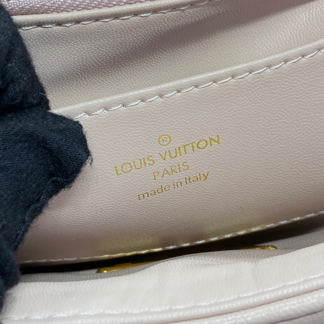 LV M23568 Louis Vuitton GO-14 MM Bag Beige Rose Lv M23568 Louis Vuitton Go 14 Mm Bag Beige Rose