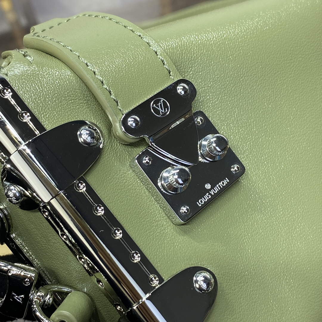 LV M25445 Louis Vuitton Slim Trunk Bag Green