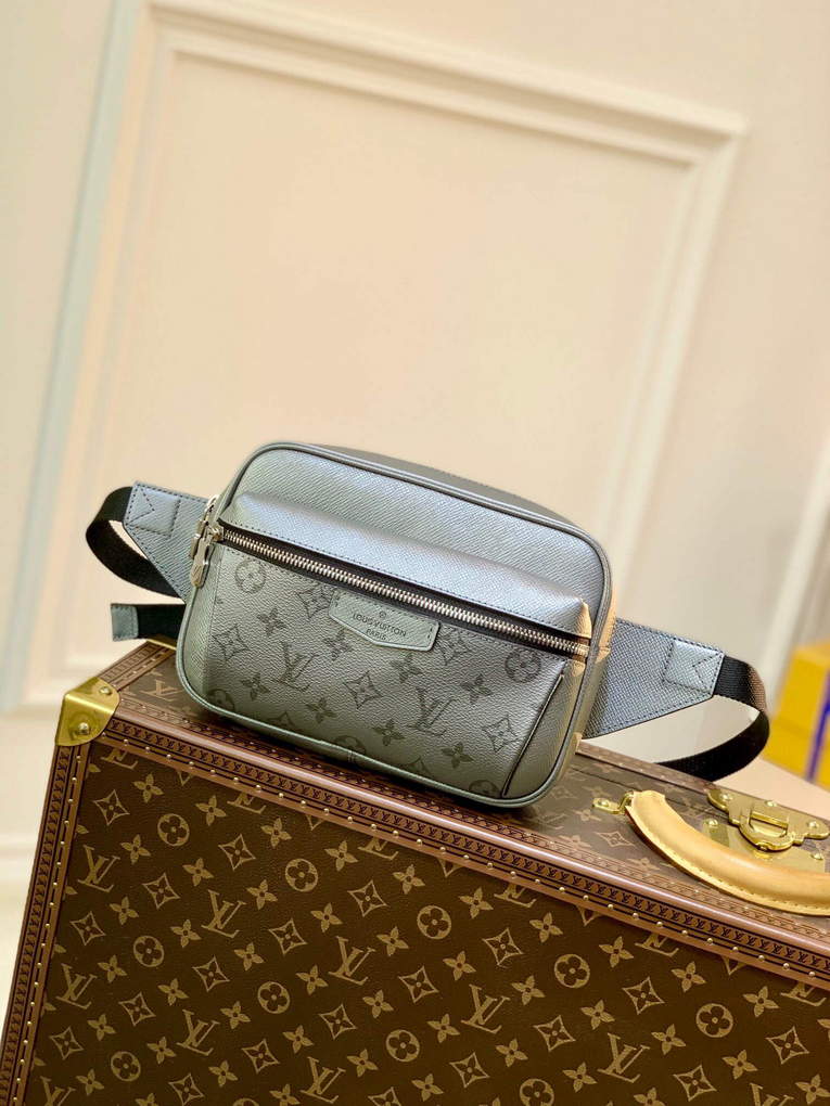 LV M30247 Louis Vuitton Outdoor Bumbag Silver Lv M30247 Louis Vuitton Outdoor Bumbag Silver
