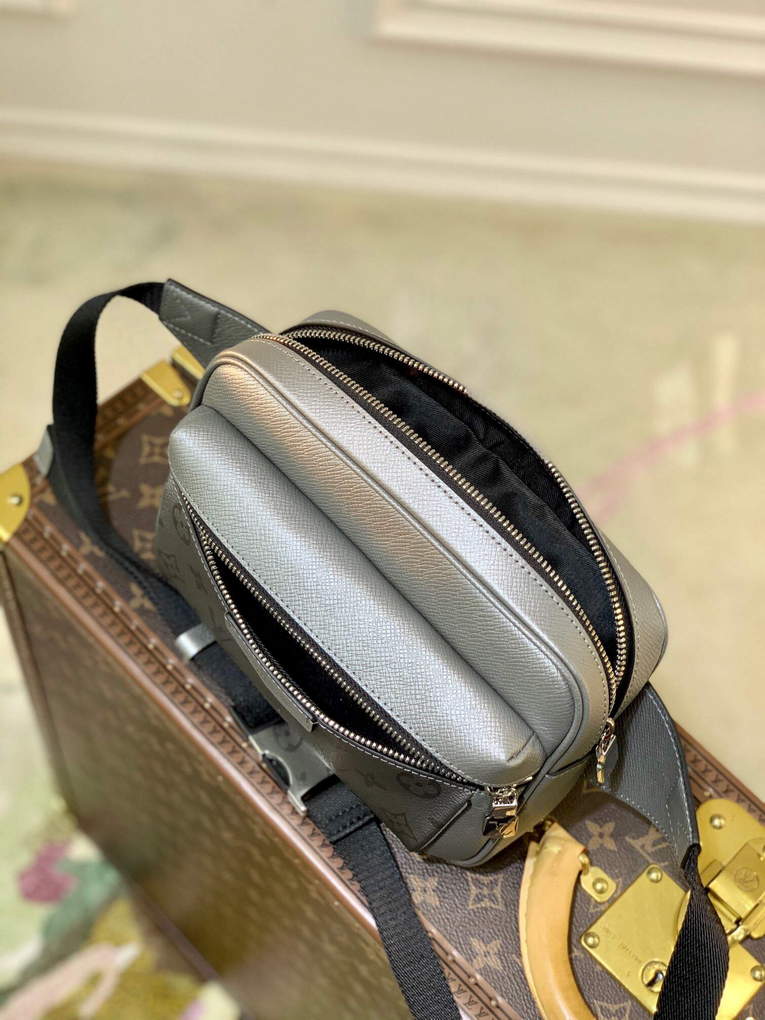 LV M30247 Louis Vuitton Outdoor Bumbag Silver Lv M30247 Louis Vuitton Outdoor Bumbag Silver