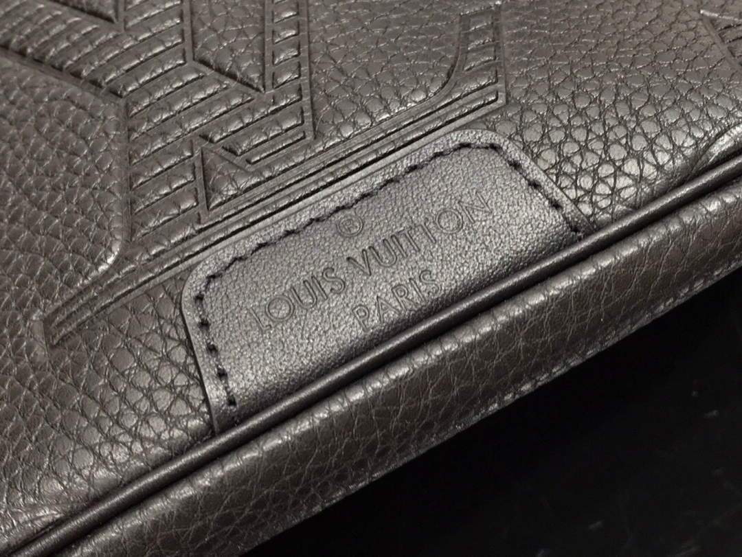 LV M44388 Louis Vuitton Discovery Bumbag Monogram Black Lv M44388 Louis Vuitton Discovery Bumbag Monogram Black