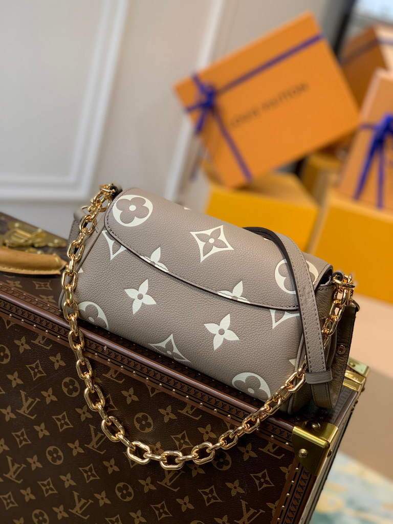 LV M45836 Louis Vuitton M45859 Favorite Monogram Empreinte leather M45813 Gray Cream