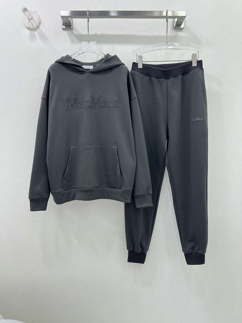 Max Mara Men Women’s Tracksuit Casual sports suit Clothing M30005
