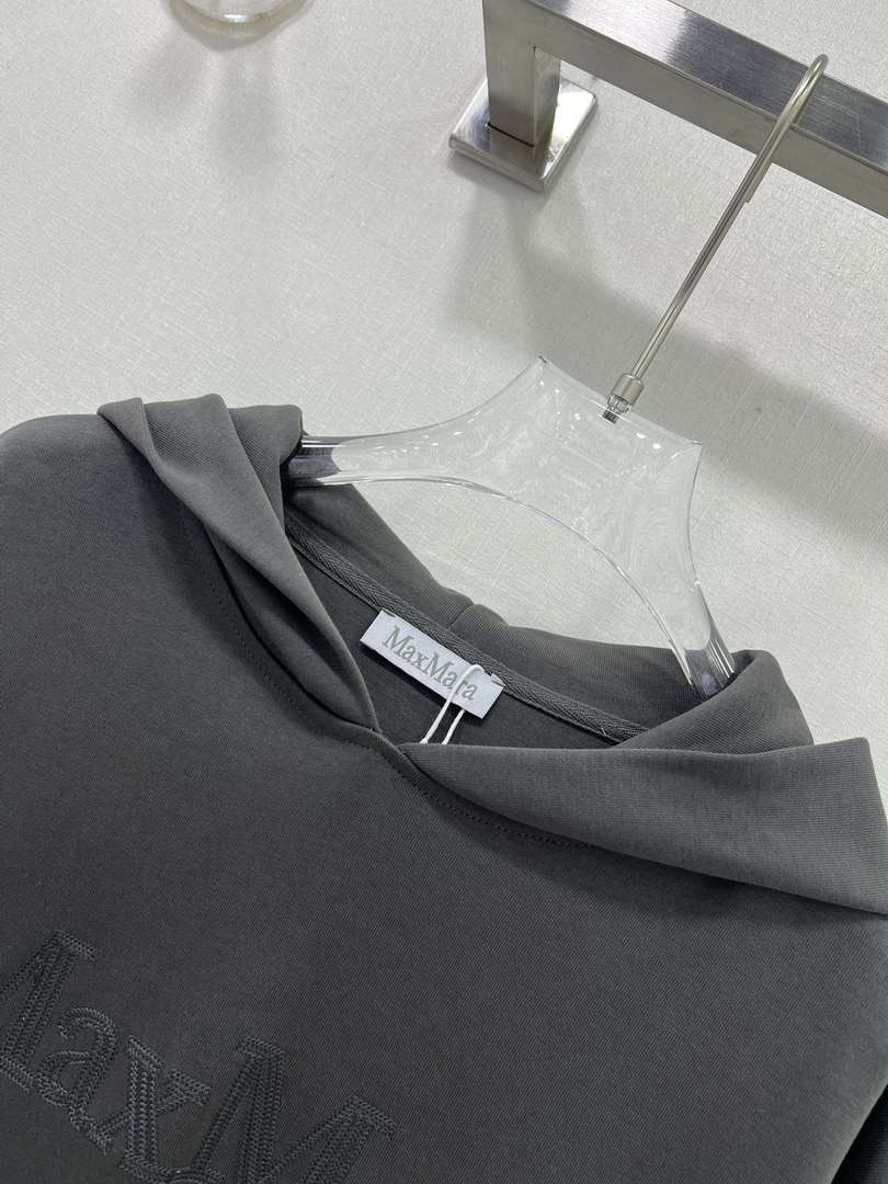Max Mara Men Women’s Tracksuit Casual sports suit Clothing M30005