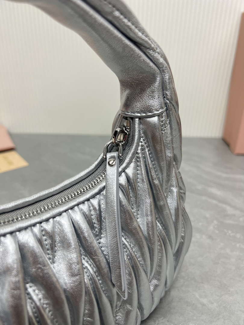 MiuMiu 5BC125 Small Matelassé nappa leather handbag Silver