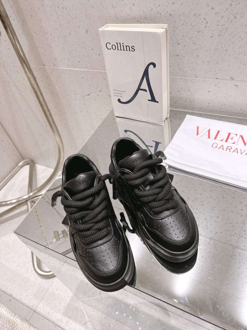 Valentino Women’s Men’s one Stud XL Trainer in Nappa Leather V54891