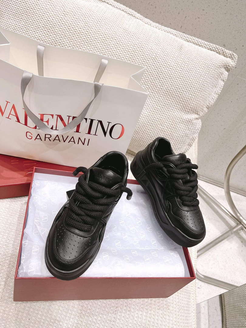 Valentino Women’s Men’s one Stud XL Trainer in Nappa Leather V54891