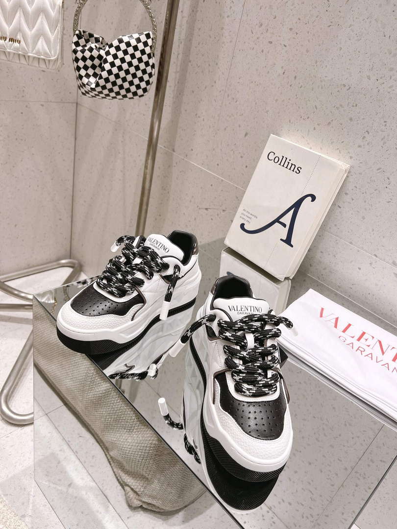 Valentino Women’s Men’s one Stud XL Trainer in Nappa Leather V54897