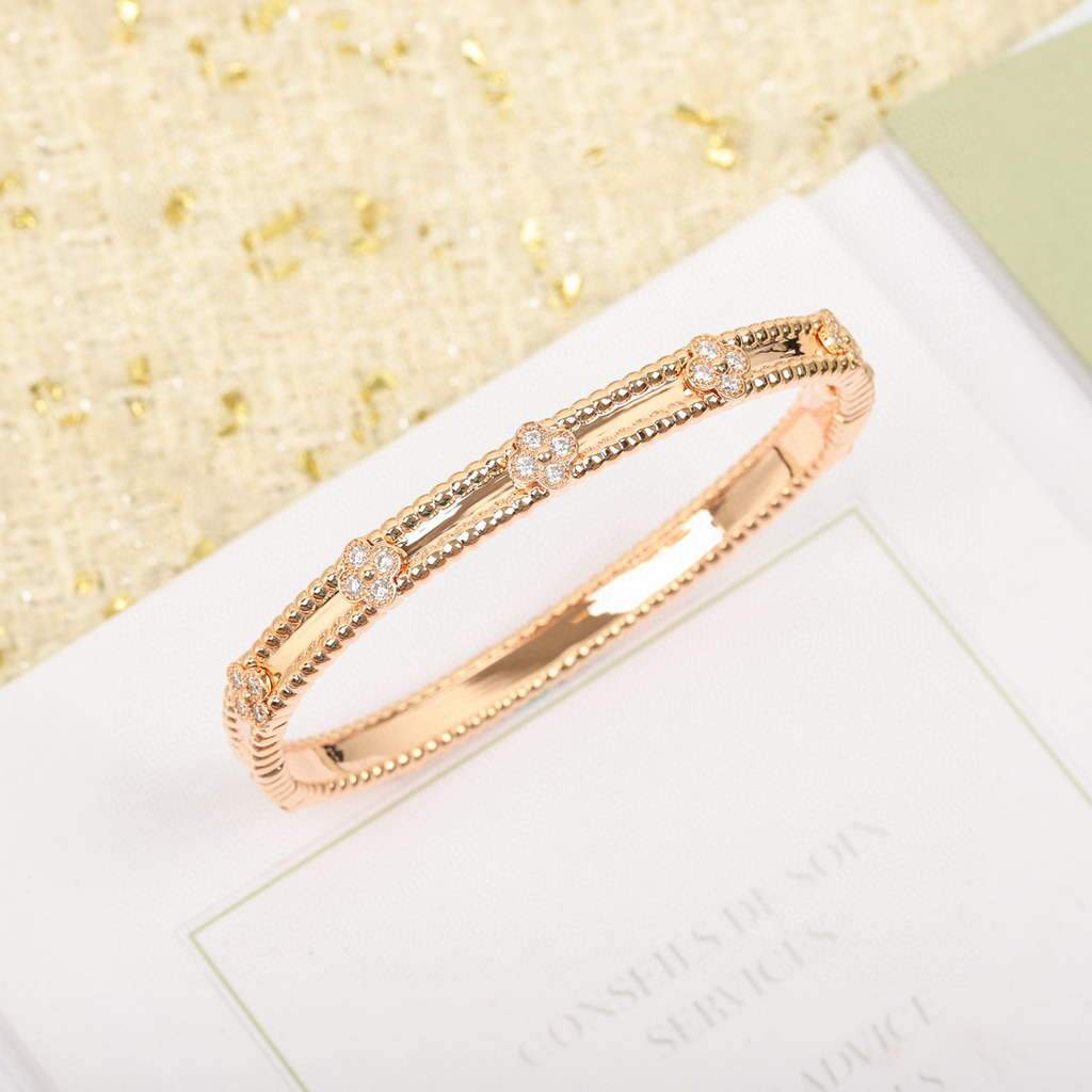 Van Cleef Arpels Bangle VCA Bracelet Jewelry V80283