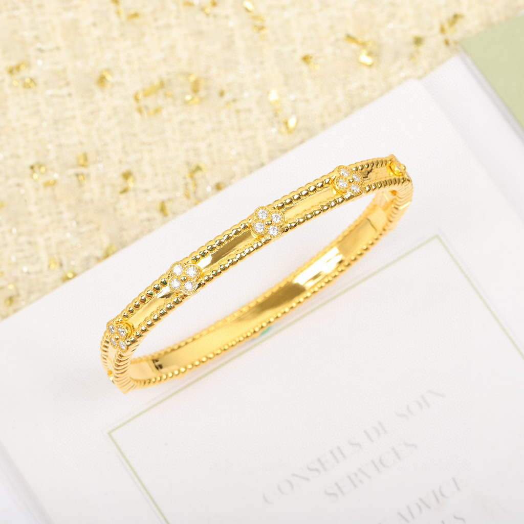 Van Cleef Arpels Bangle VCA Bracelet Jewelry V80284