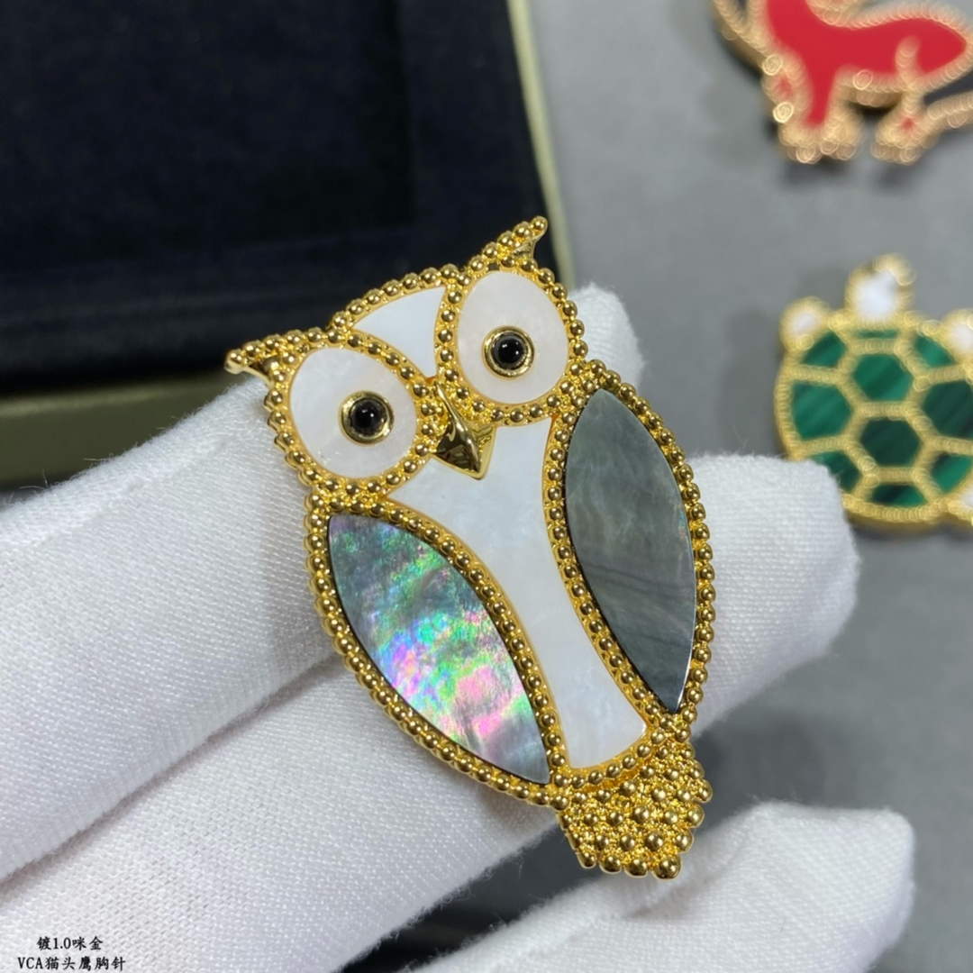 Van Cleef & Arpels Lucky Animals Owl Brooch VCARP2AV00 yellow gold Van Cleef & Arpels Lucky Animals Owl Brooch Vcarp2Av00 Yellow Gold