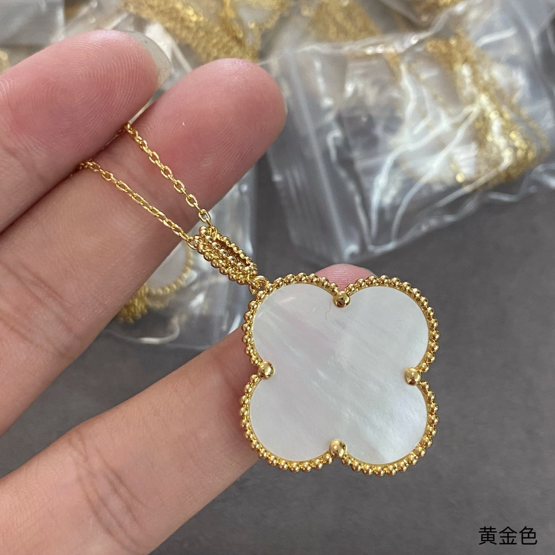 Van Cleef & Arpels Magic Alhambra long necklace 1 motif VCARO49L00 yellow gold Van Cleef & Arpels Magic Alhambra Long Necklace 1 Motif Vcaro49L00 Yellow Gold