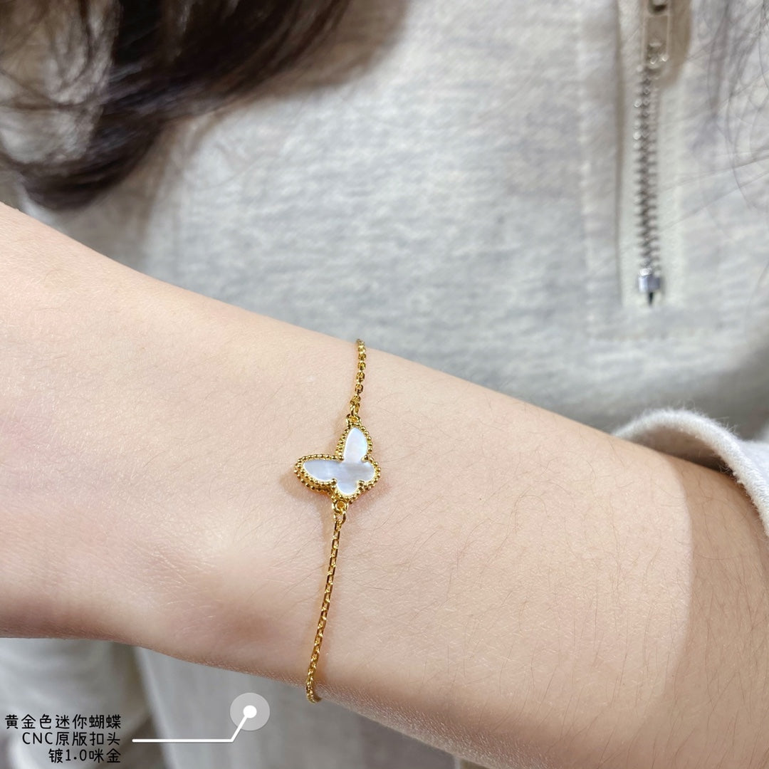 Van Cleef & Arpels Sweet Alhambra Butterfly Bracelet VCARF69000 yellow gold Van Cleef & Arpels Sweet Alhambra Butterfly Bracelet Vcarf69000 Yellow Gold