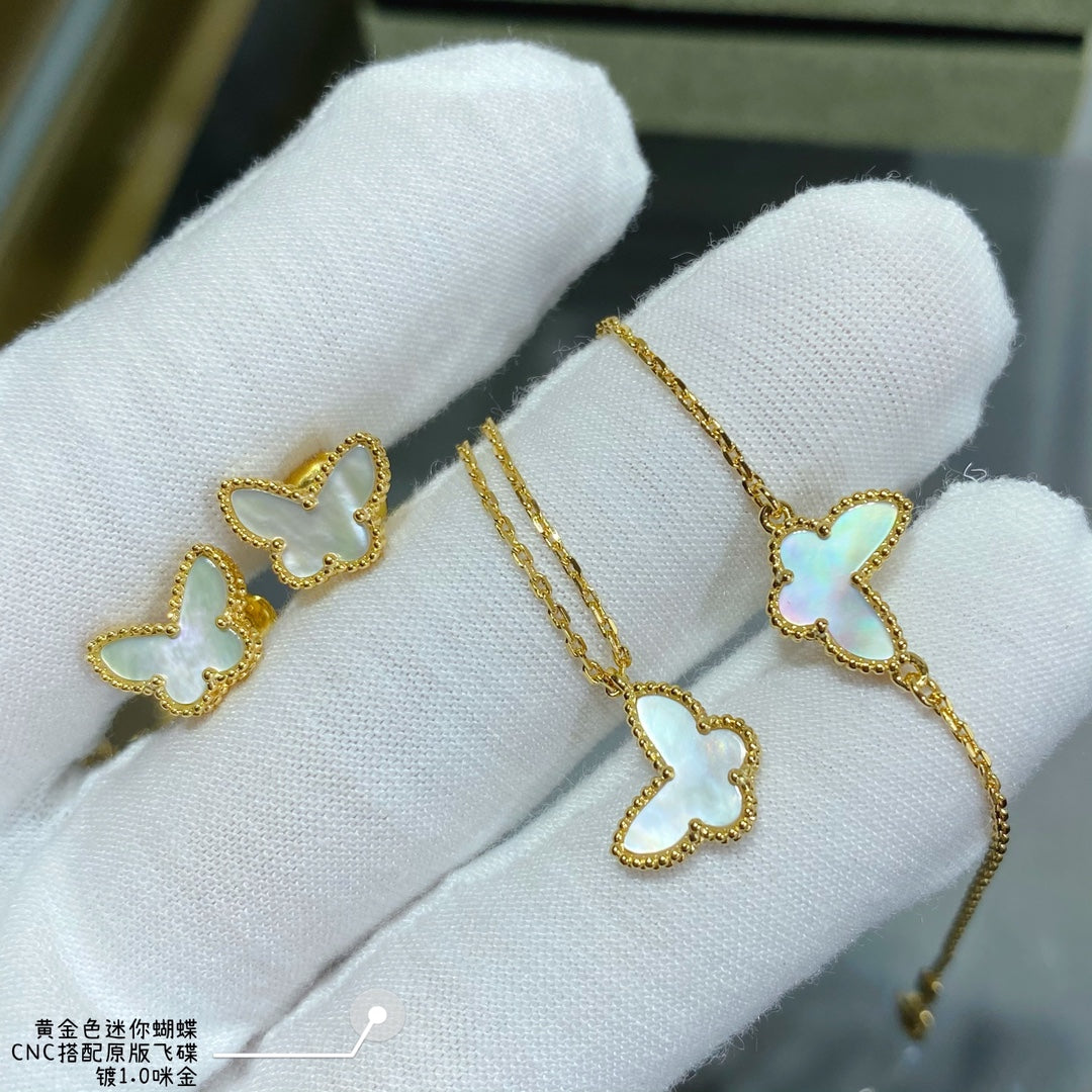 Van Cleef & Arpels Sweet Alhambra Butterfly Bracelet VCARF69000 yellow gold Van Cleef & Arpels Sweet Alhambra Butterfly Bracelet Vcarf69000 Yellow Gold