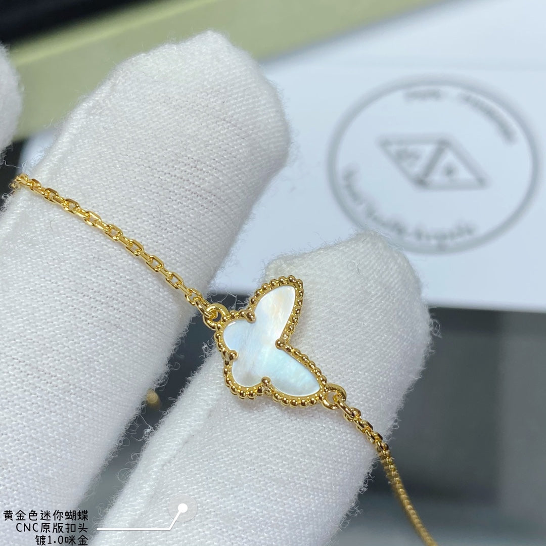 Van Cleef & Arpels Sweet Alhambra Butterfly Bracelet VCARF69000 yellow gold Van Cleef & Arpels Sweet Alhambra Butterfly Bracelet Vcarf69000 Yellow Gold